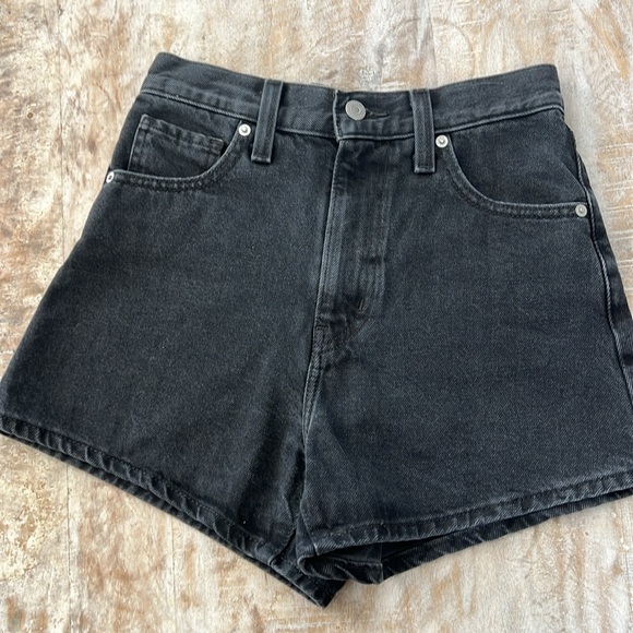 Levi’s High Waisted Mom Shorts {Black Denim} 25 - Picture 3 of 7